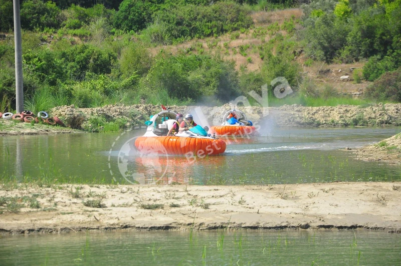 Nervenkitzel auf dem Wasser: Alanyas erstes Hovercraft-Abenteuer und Zipline - 3