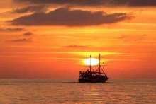 Прогулка на лодке на закате в Алании - Приключения и развлечения